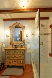 Vineyard Hacienda,El Cajon>>Carlton Hills,4 star