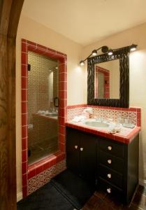 Vineyard Hacienda,El Cajon>>Carlton Hills,4 star