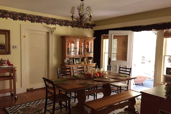 18 vine inn and carriage house