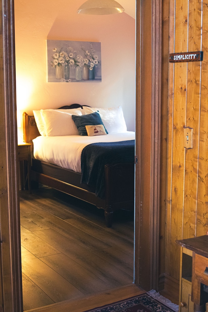 tucker peak lodge