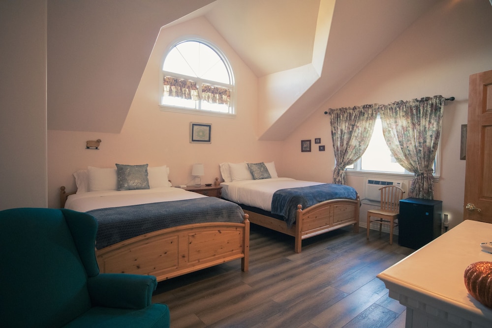 tucker peak lodge