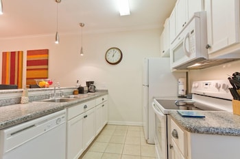 los cabos iii condominiums by cheap getaway