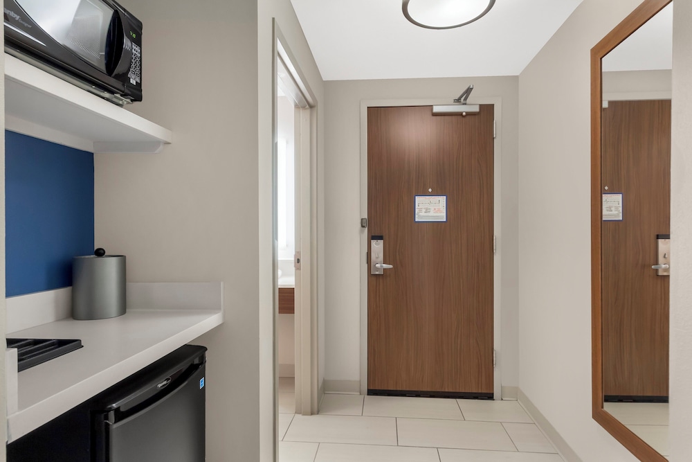 holiday inn express spring hill by ihg