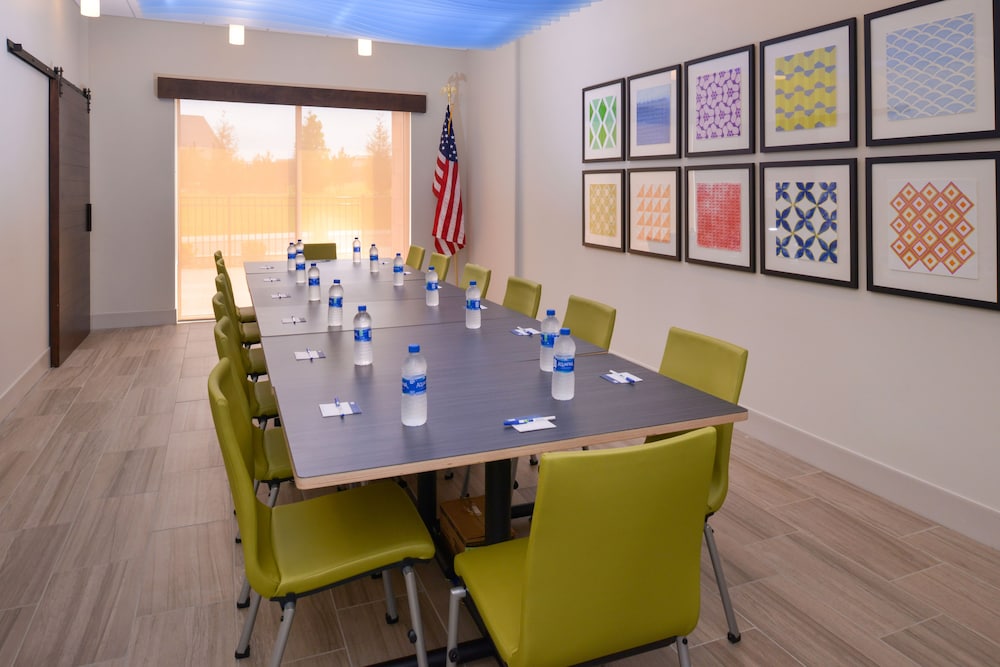 holiday inn express spring hill by ihg
