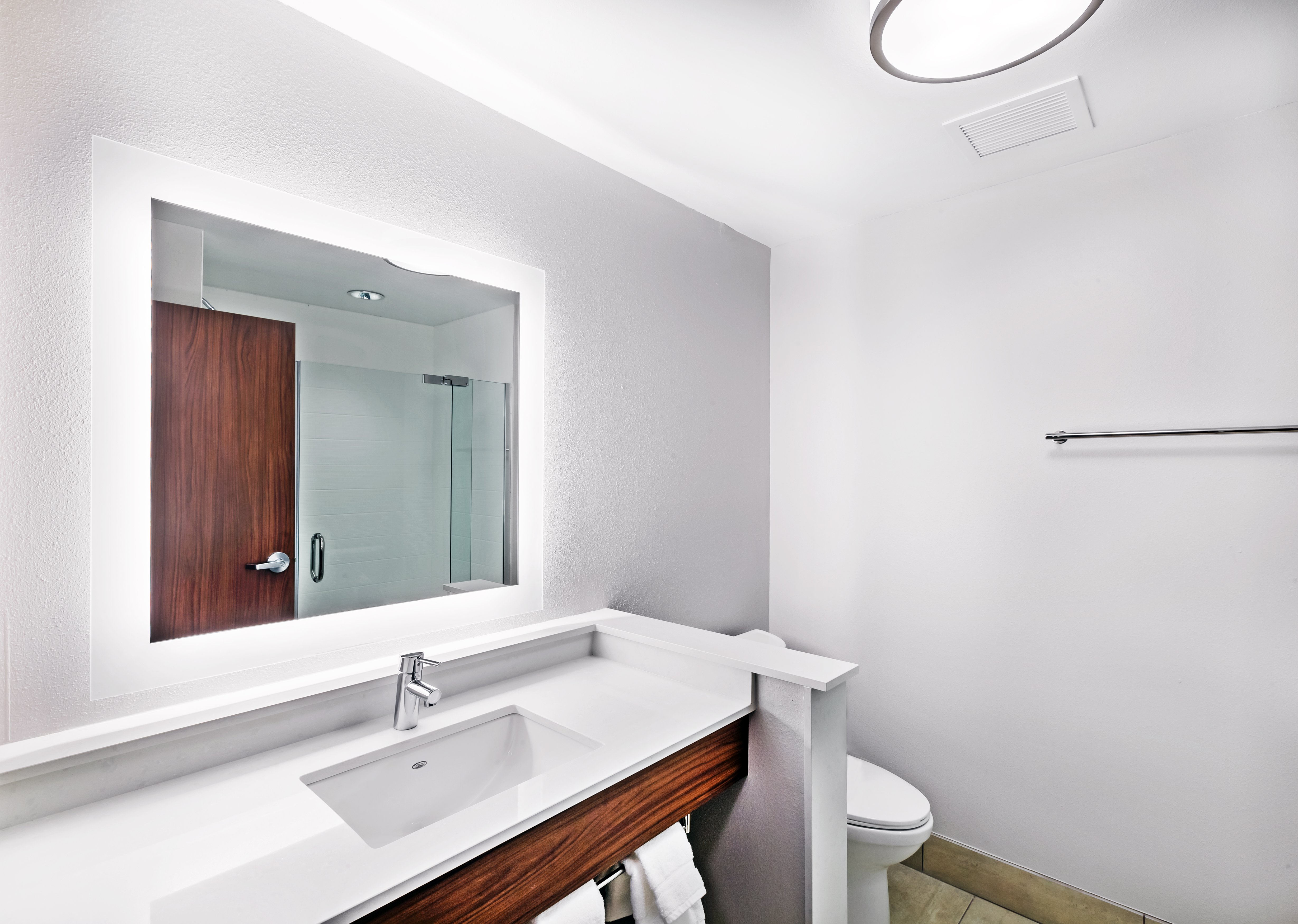 holiday inn express and suites chanute by ihg