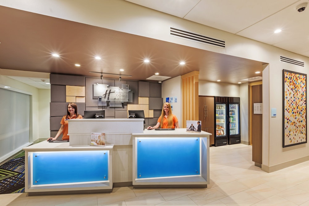 holiday inn express and suites chanute by ihg