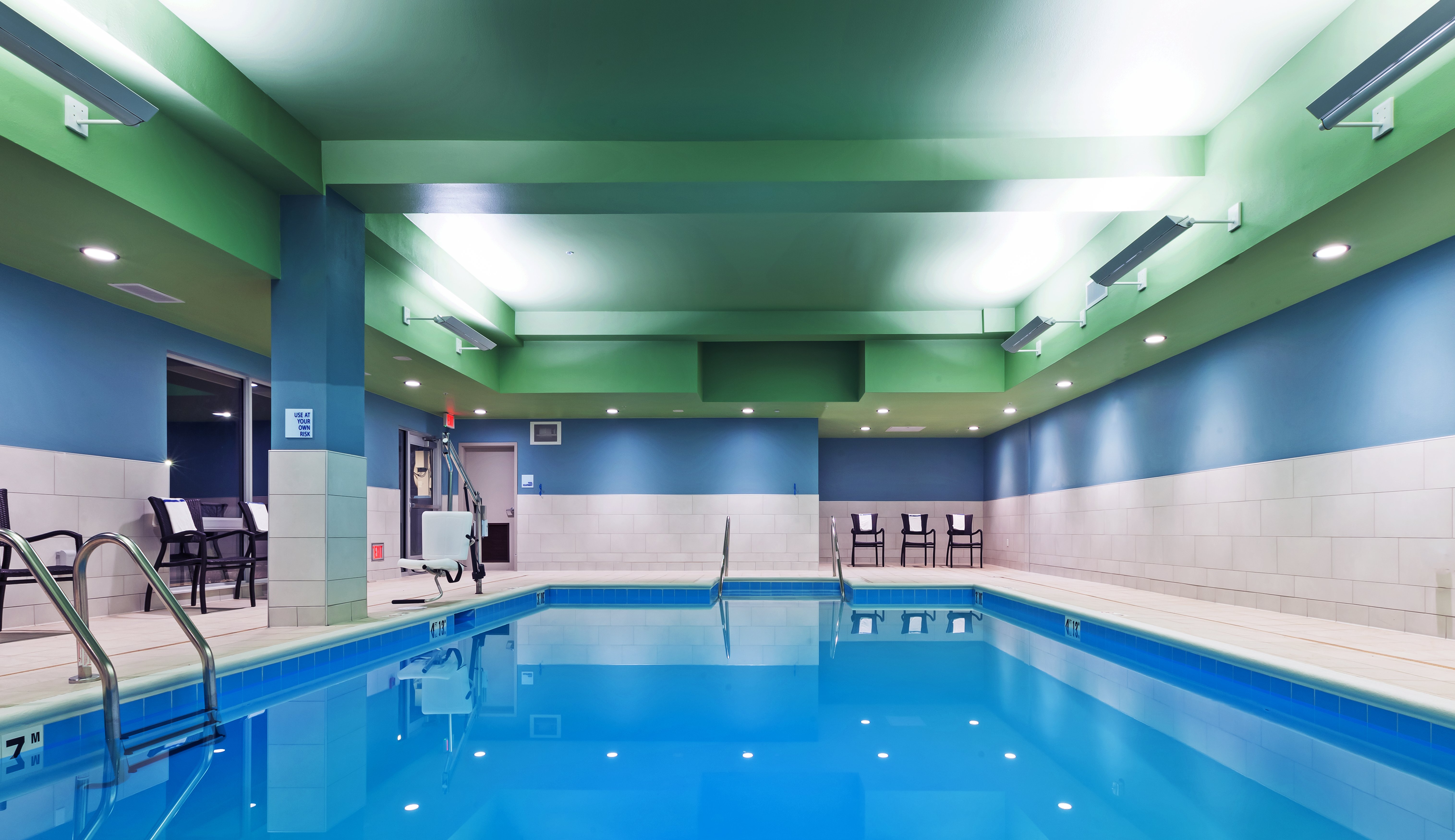 holiday inn express and suites chanute by ihg