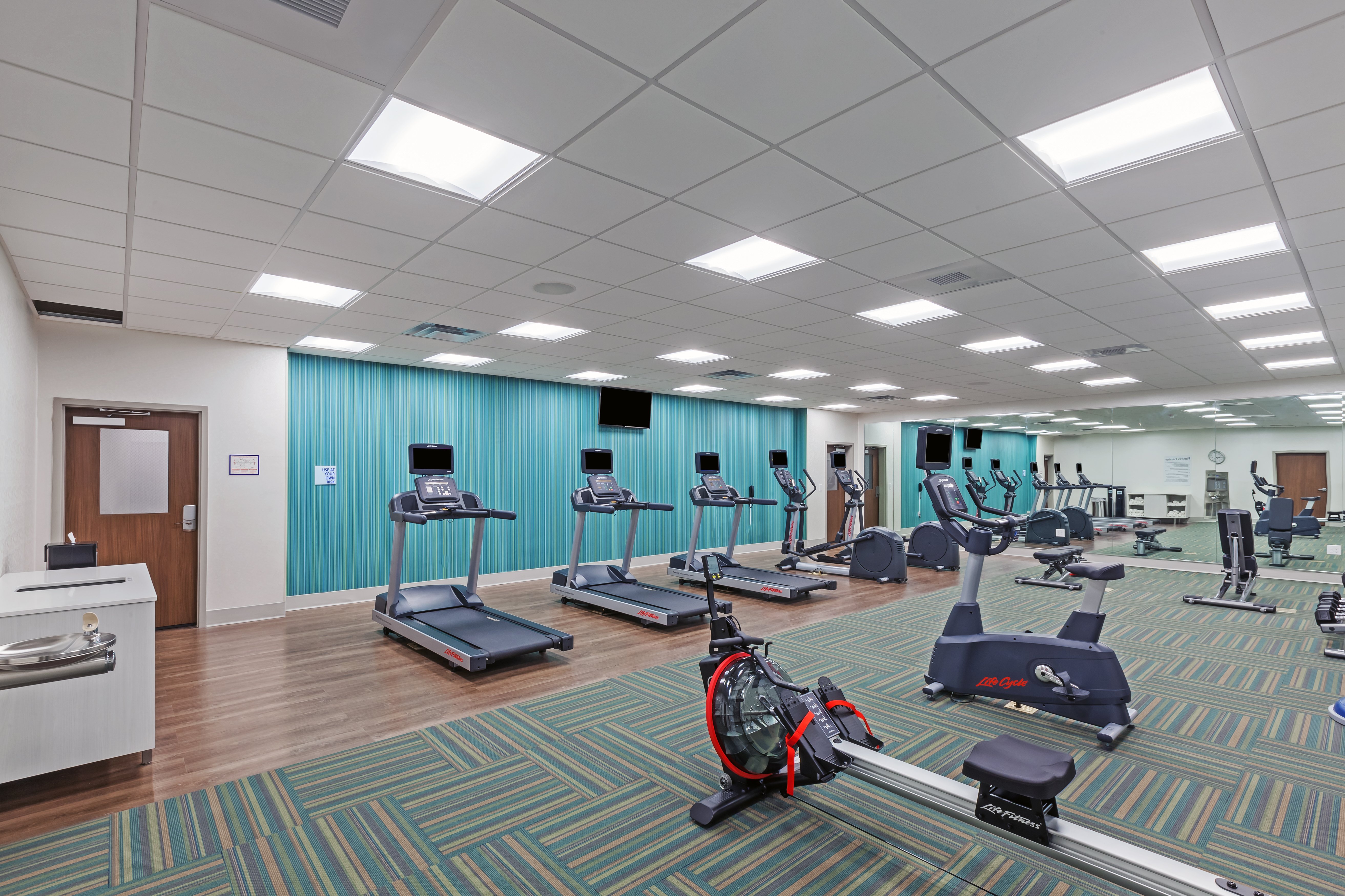 holiday inn express and suites chanute by ihg