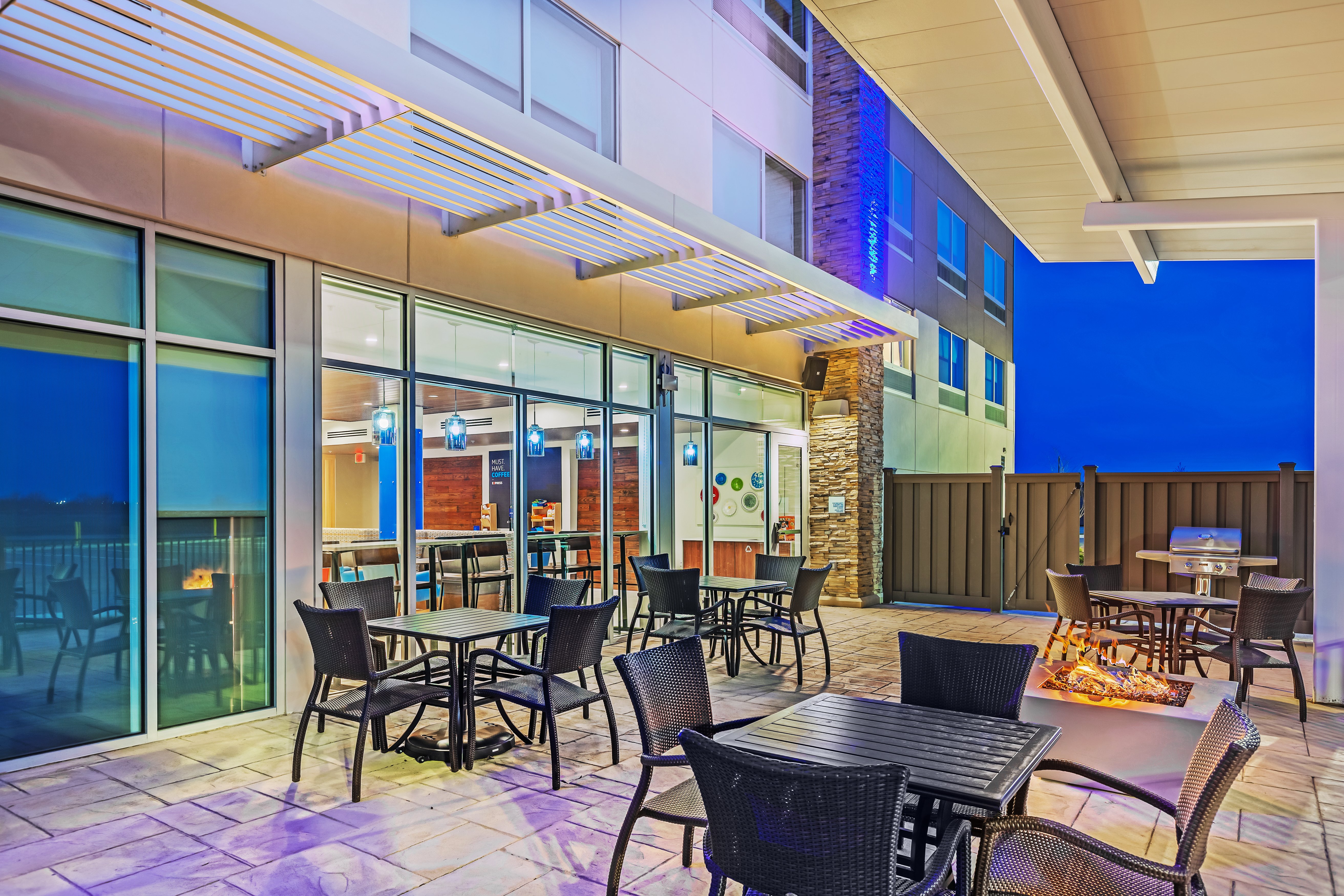 holiday inn express and suites chanute by ihg