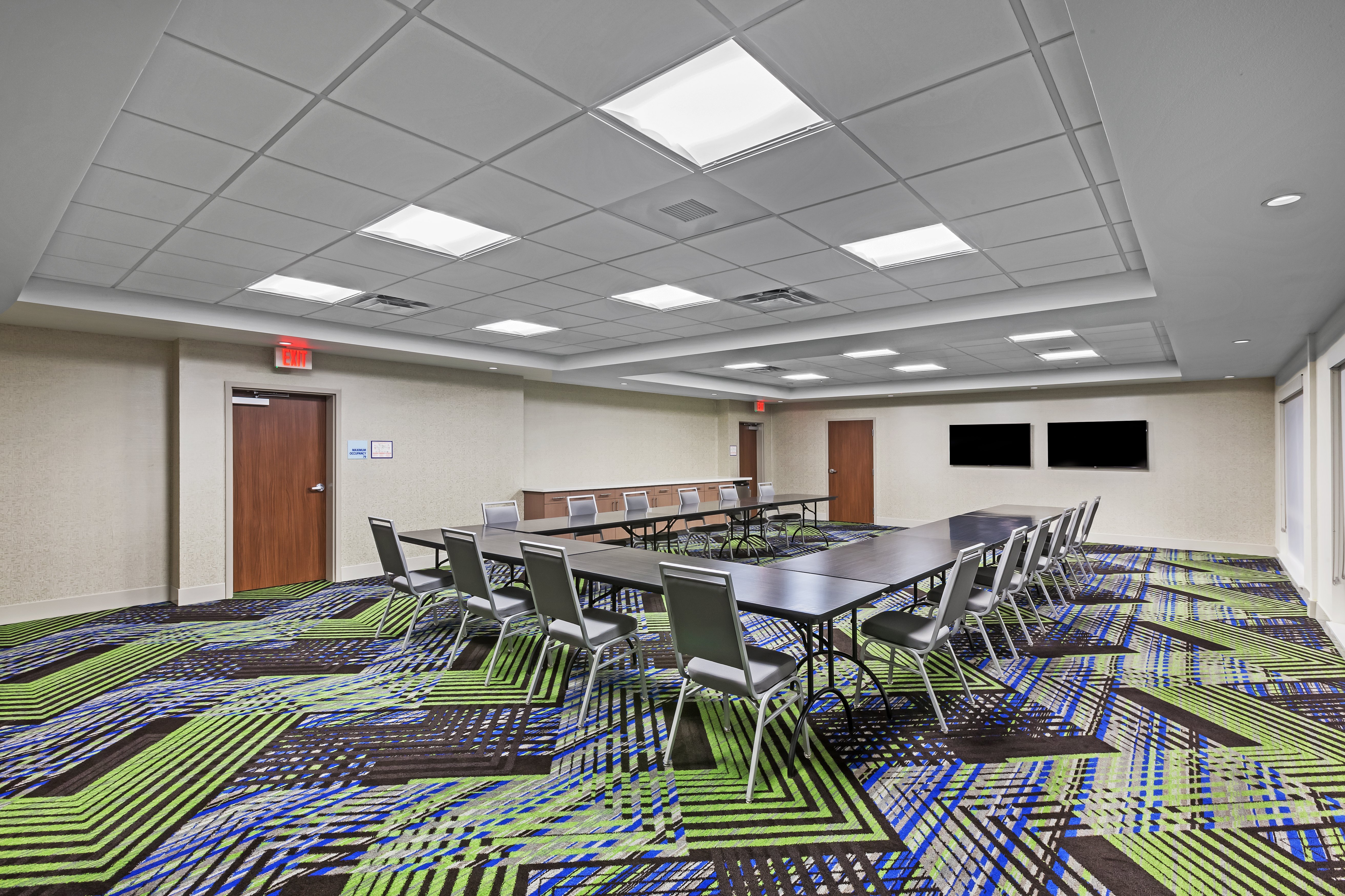 holiday inn express and suites chanute by ihg