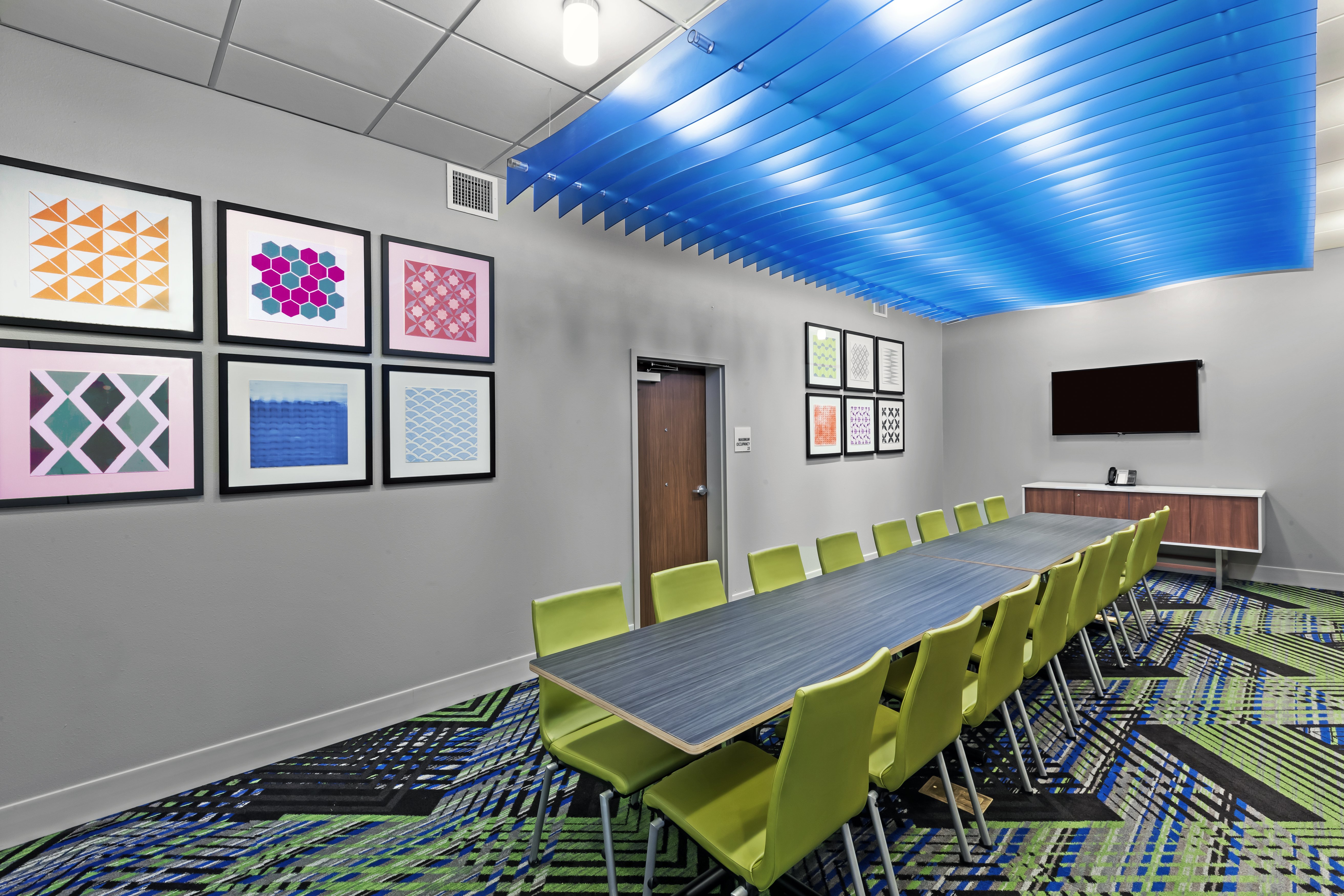 holiday inn express and suites chanute by ihg