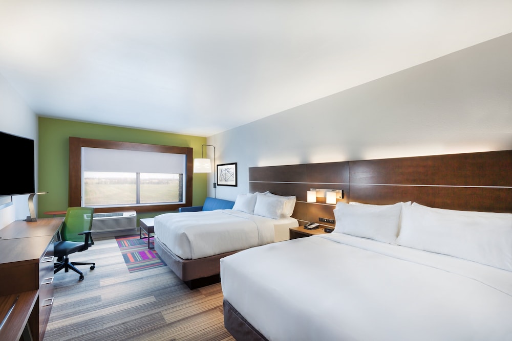 holiday inn express and suites chanute by ihg