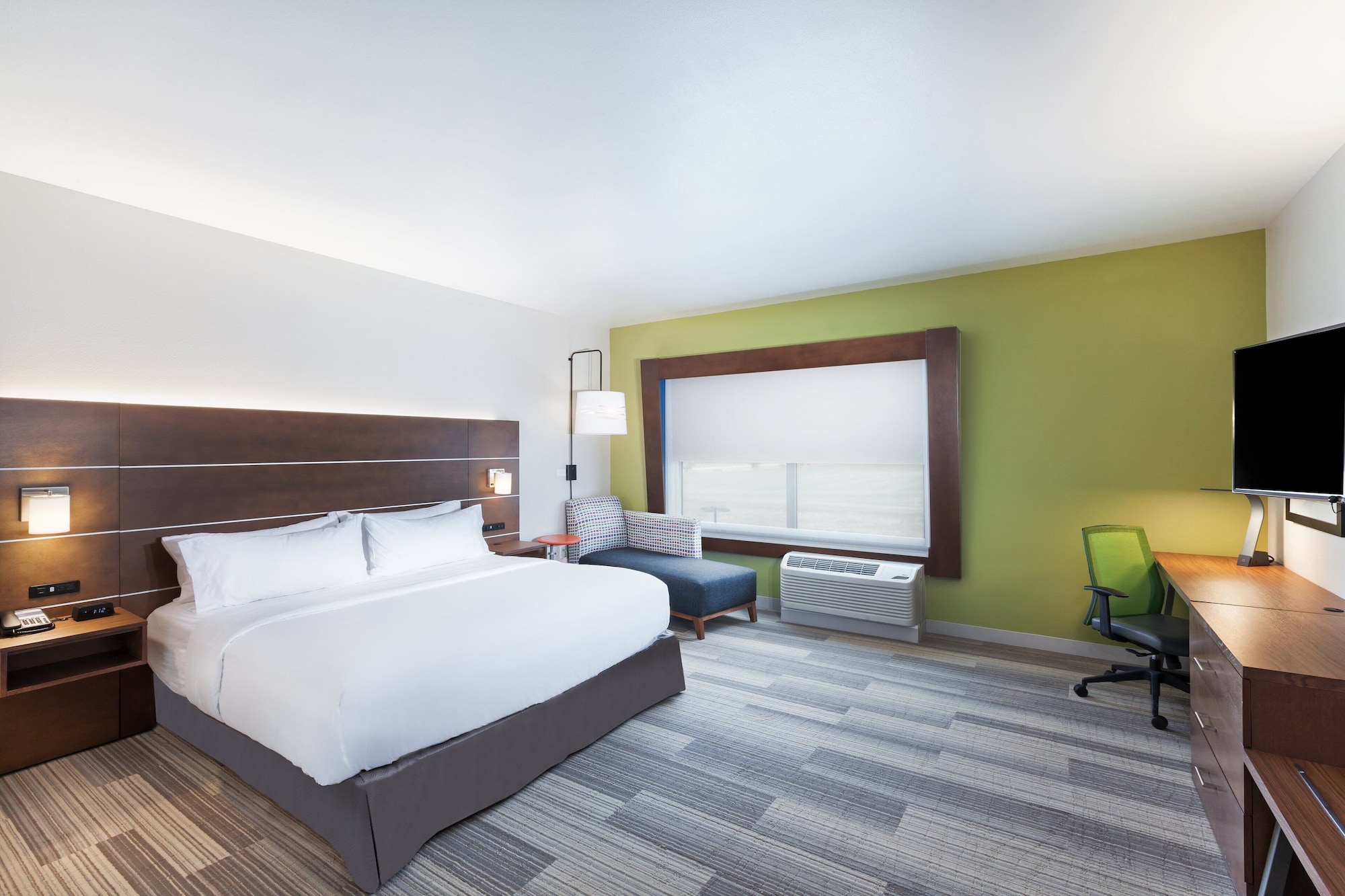 holiday inn express and suites chanute by ihg
