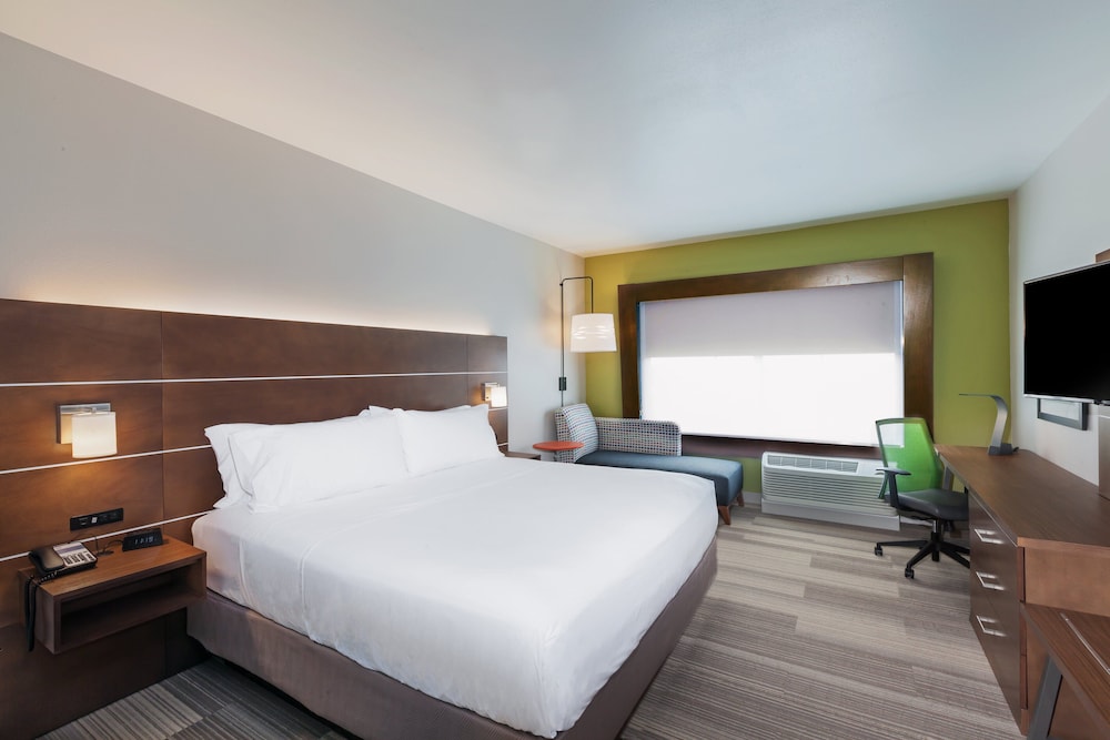 holiday inn express and suites chanute by ihg