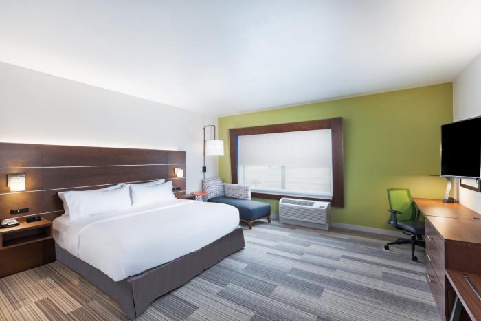 holiday inn express and suites chanute by ihg