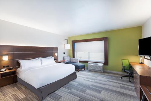 holiday inn express and suites chanute by ihg