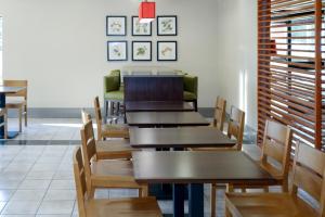 country inn and suites by radisson dahlgren king george va
