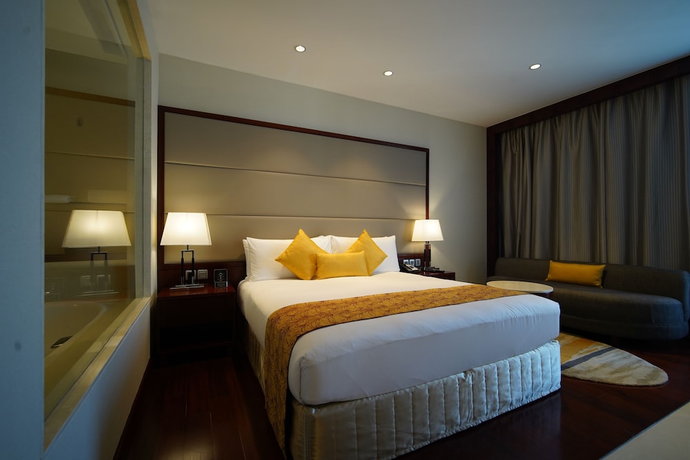 crowne plaza kochi by ihg