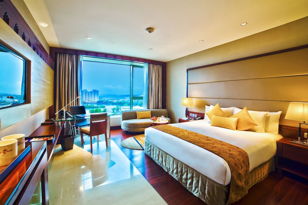 crowne plaza kochi by ihg