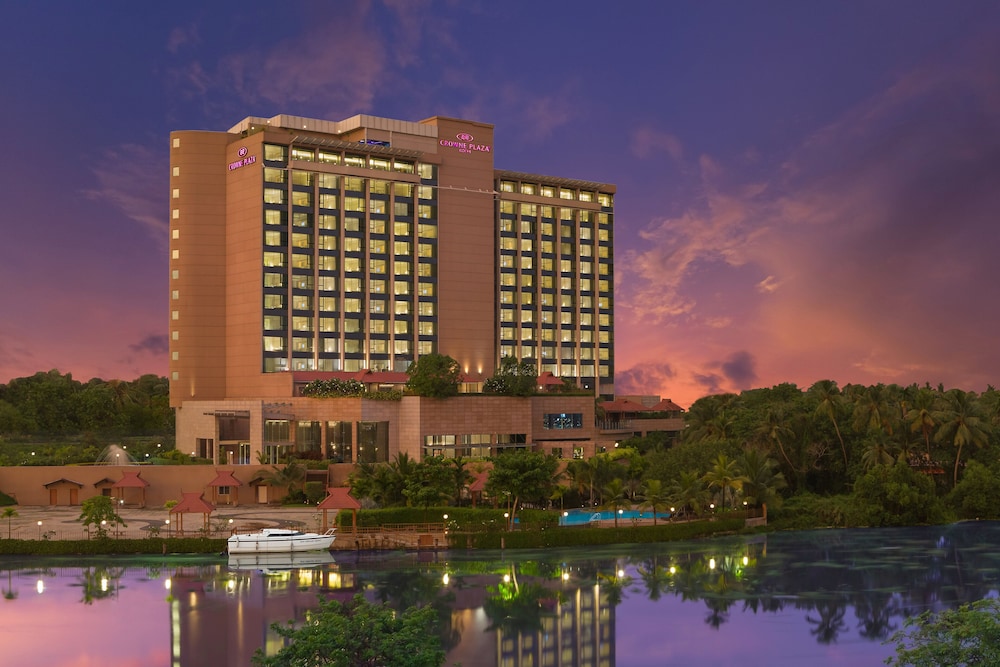crowne plaza kochi by ihg