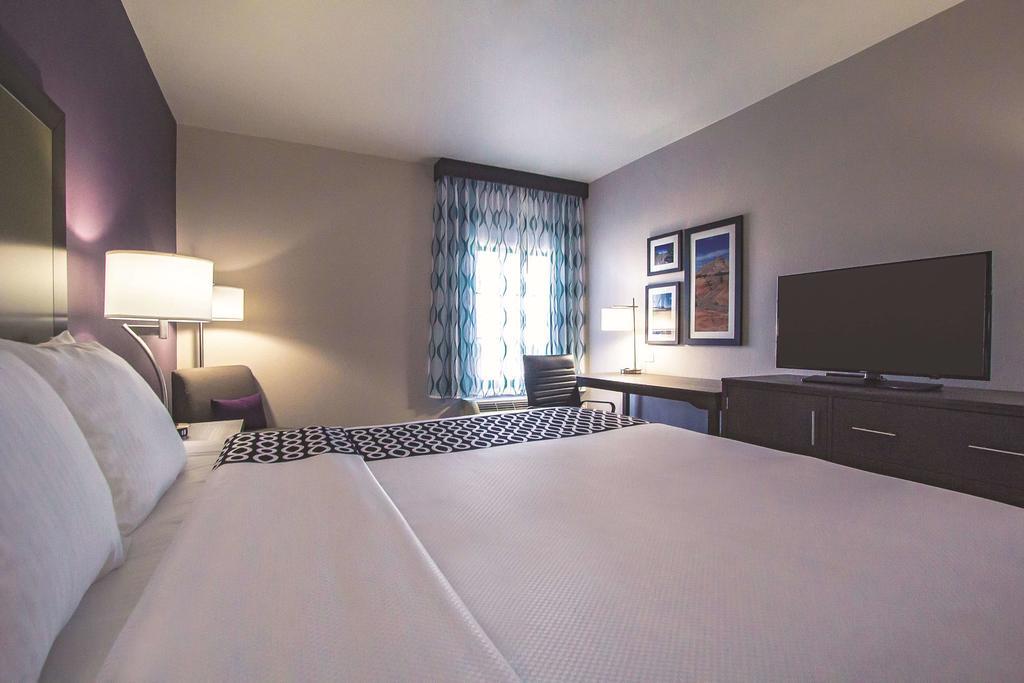 la quinta inn and suites by wyndham pampa