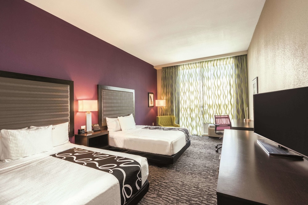 la quinta inn and suites by wyndham memphis downtown