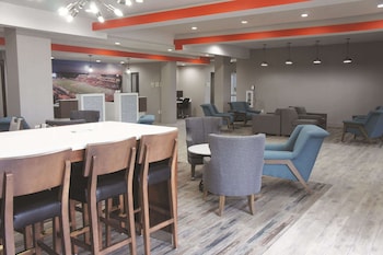 La Quinta Inn & Suites By Wyndham Pittsburg,Pittsburg>>Crawford,3 star