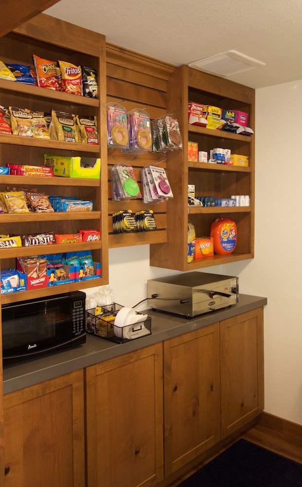 boarders inn and suites by cobblestone hotels syracuse