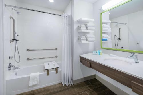 hampton inn and suites by hilton portland corpus christi