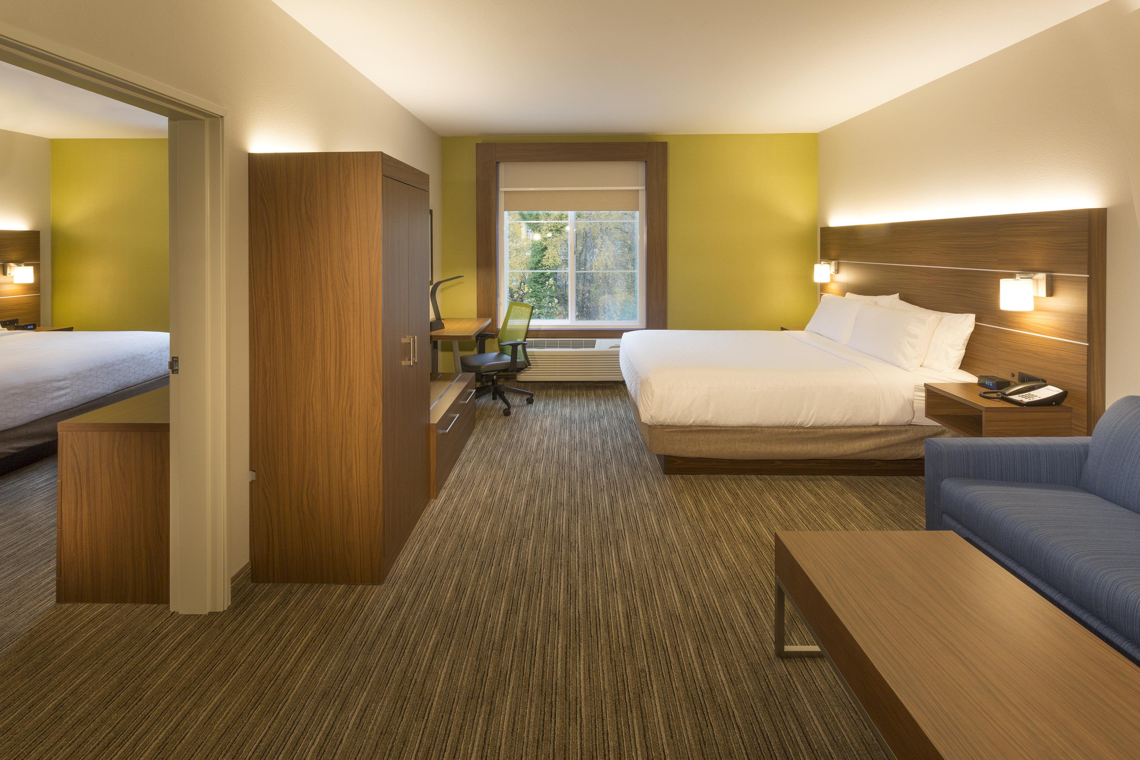 holiday inn express and suites seattle south tukwila