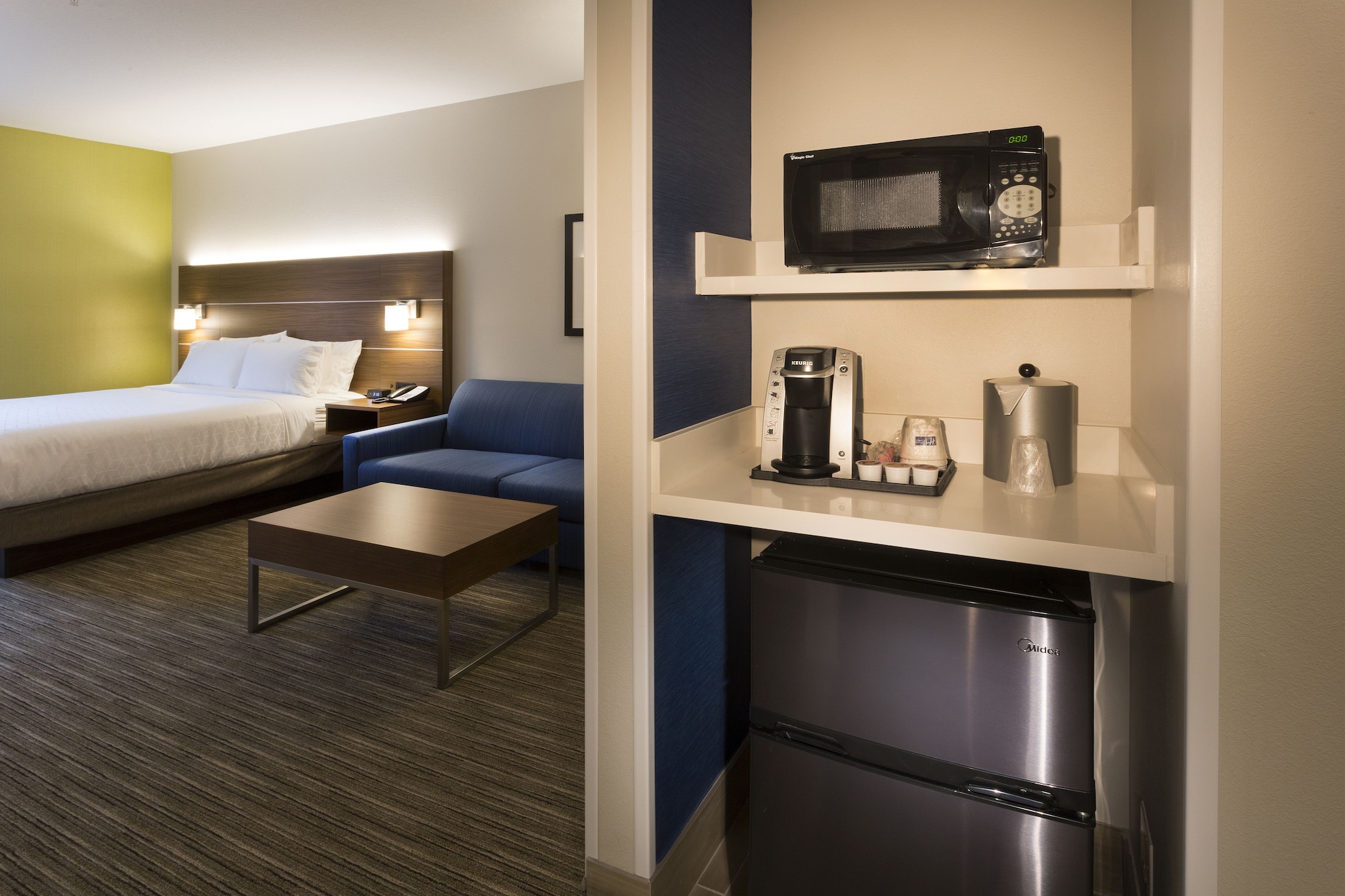 holiday inn express and suites seattle south tukwila