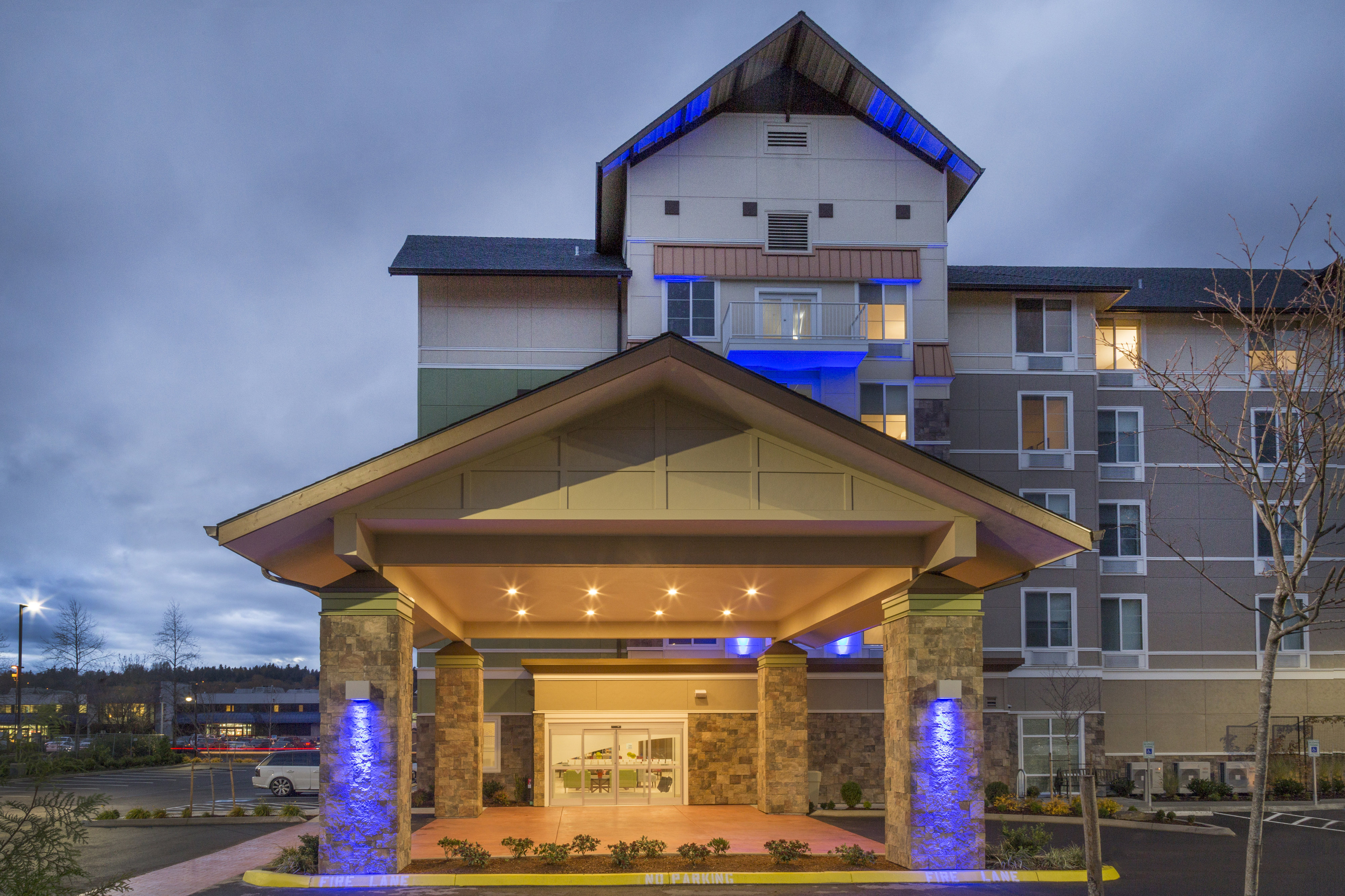 holiday inn express and suites seattle south tukwila
