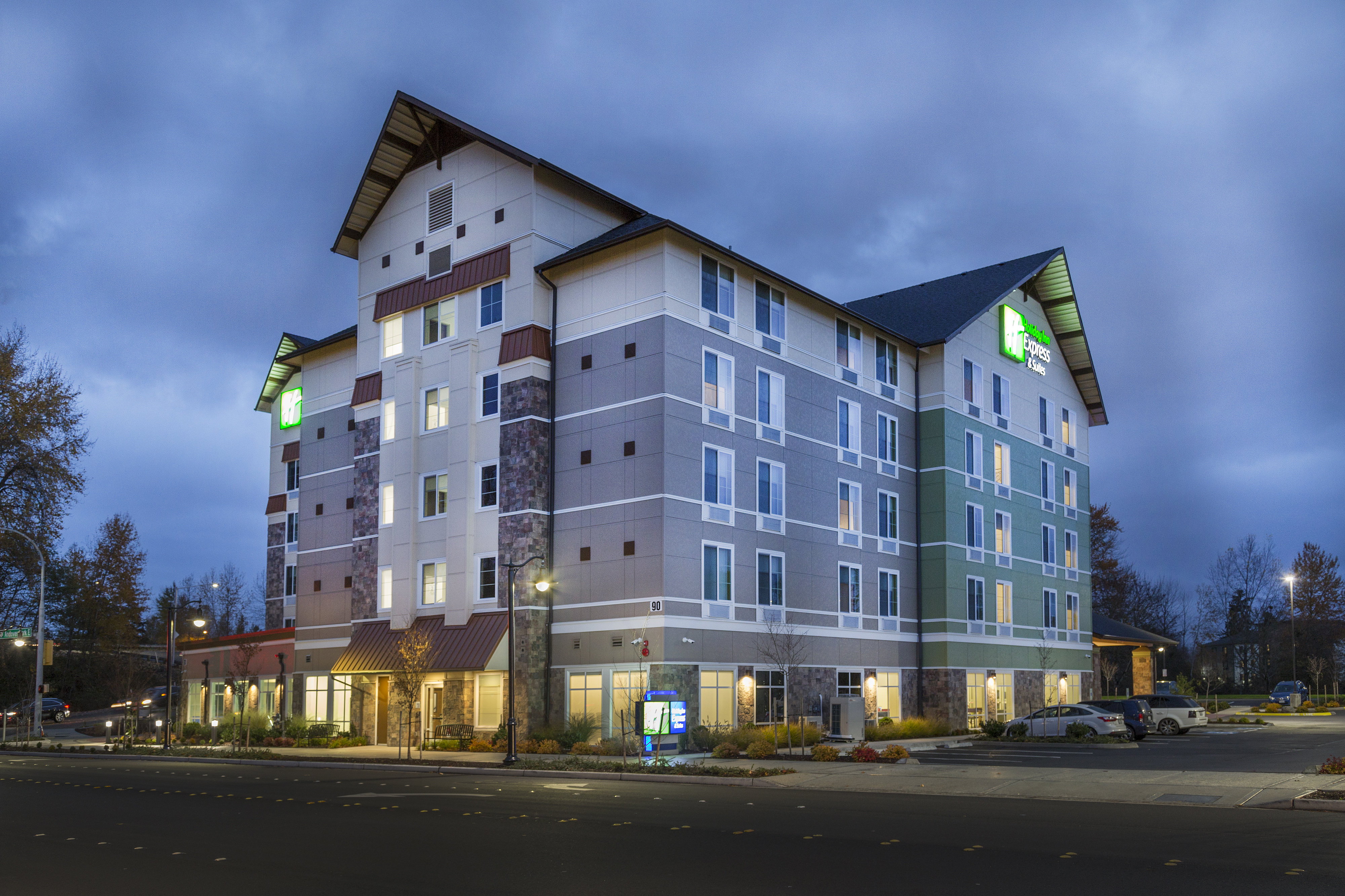 holiday inn express and suites seattle south tukwila
