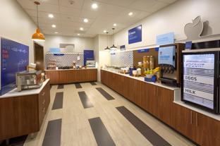 holiday inn express and suites seattle south tukwila