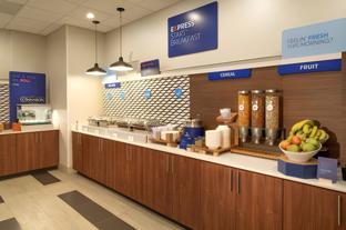 holiday inn express and suites seattle south tukwila