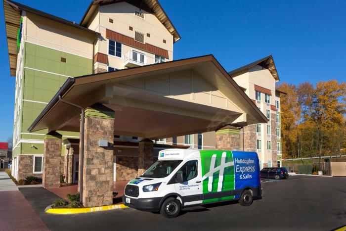 holiday inn express and suites seattle south tukwila