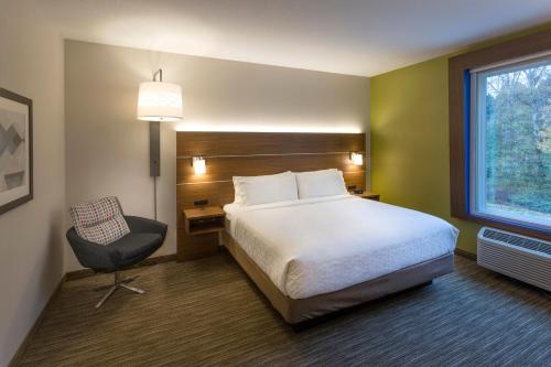 holiday inn express and suites seattle south tukwila