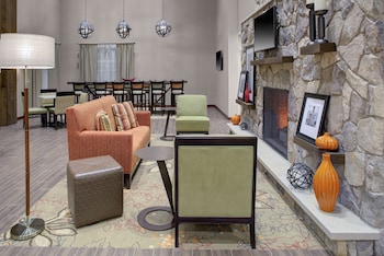 hampton inn and suites manchester