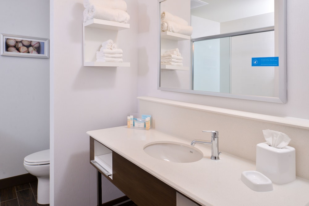 hampton inn omaha airport
