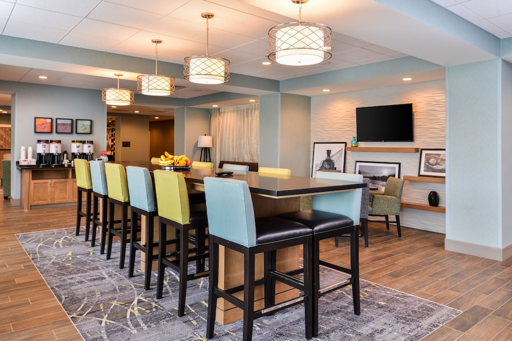hampton inn omaha airport