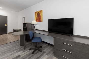 days inn and suites by wyndham lubbock medical center