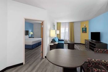 days inn and suites by wyndham lubbock medical center