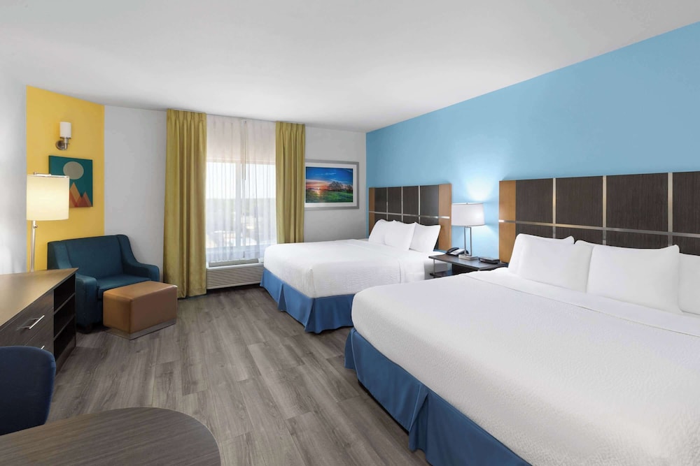 days inn and suites by wyndham lubbock medical center