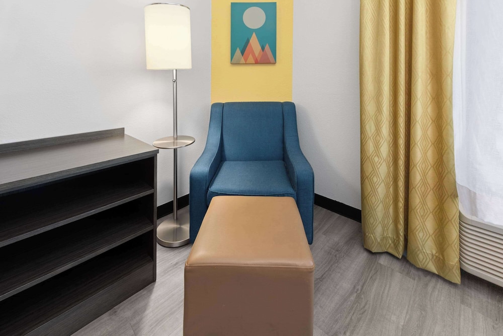 days inn and suites by wyndham lubbock medical center