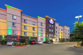 days inn and suites by wyndham lubbock medical center