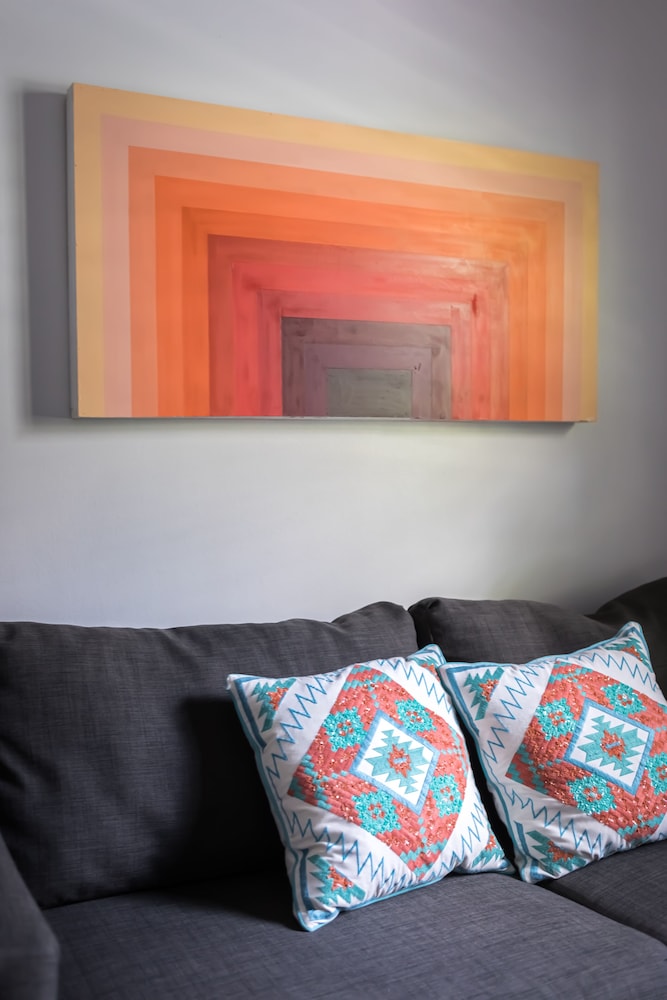 black swan sobro nashville