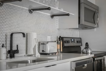 black swan sobro nashville