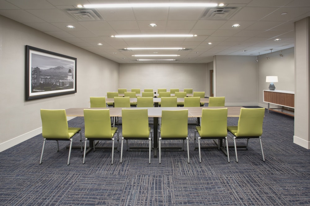 holiday inn express and suites redding by ihg