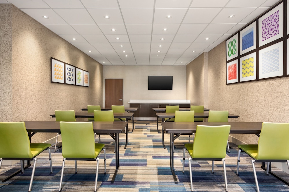 holiday inn express and suites redding by ihg