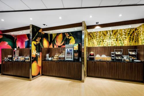 fairfield inn and suites by marriott van canton area